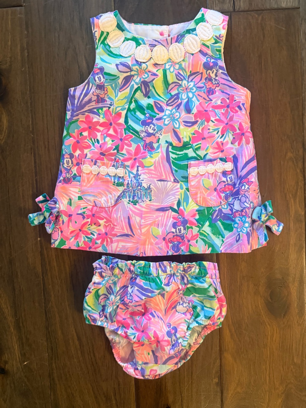 Lillly Pulitzer Disney Dreamin’ features colorful print with Minnie and Daisy